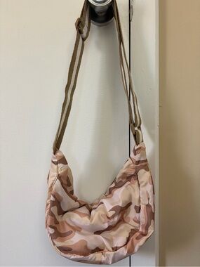 Natural Reflections small pink camo crescent bag